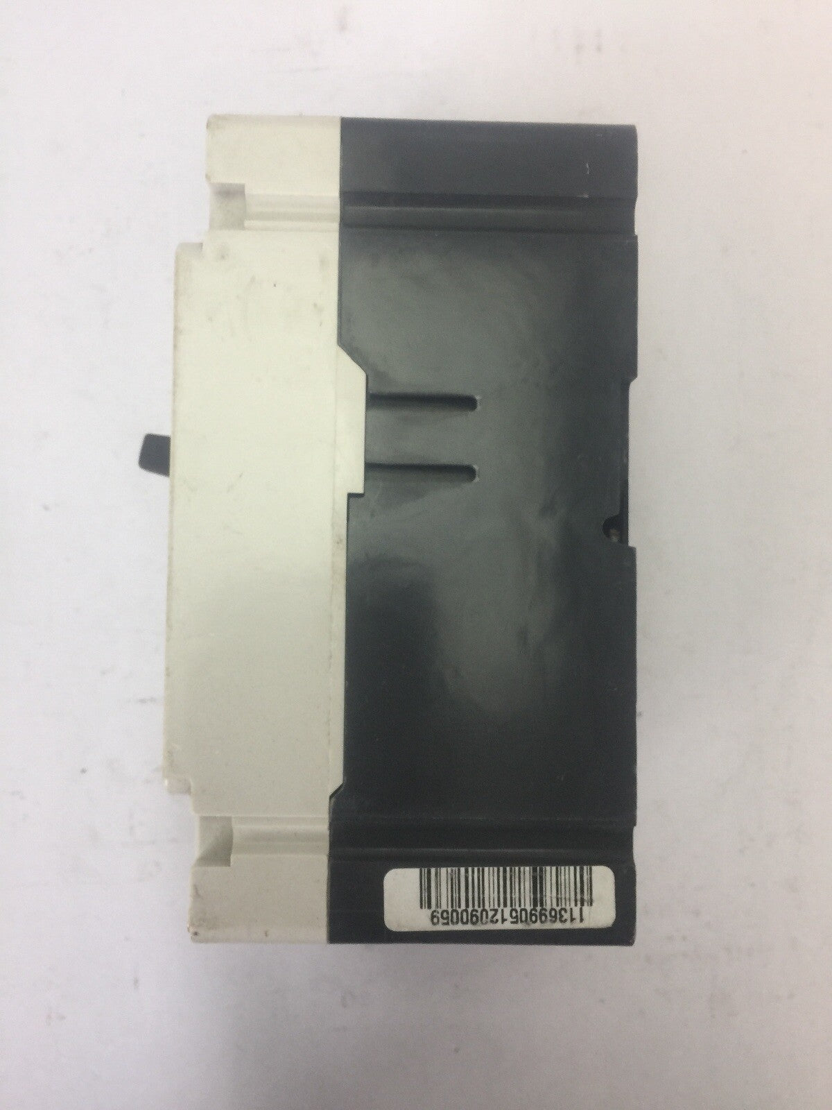 CUTLER HAMMER ED3225 INDUSTRIAL CIRCUIT BREAKER 225AMPS 240VAC 250VDC 3 POLES