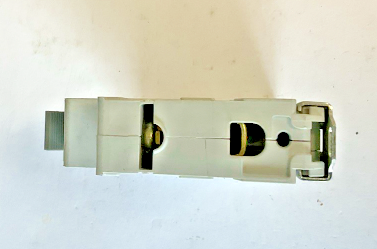 CUTLER HAMMER WMS1D06 CIRCUIT BREAKER 240VAC D5 ***LOTOF3***