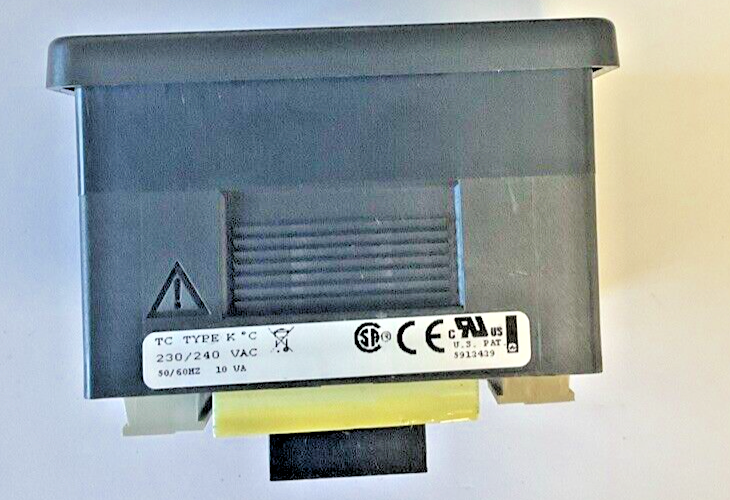 WATLOW CVEDLH000003004 TEMPERATURE CONTROLLER 240VAC 50/60HZ 10VA