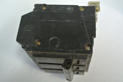 GENERAL ELECTRIC CIRCUIT BREAKER - 3-POLE, COMMON TRIP - 15A - BOLT-ON, LOT of 2