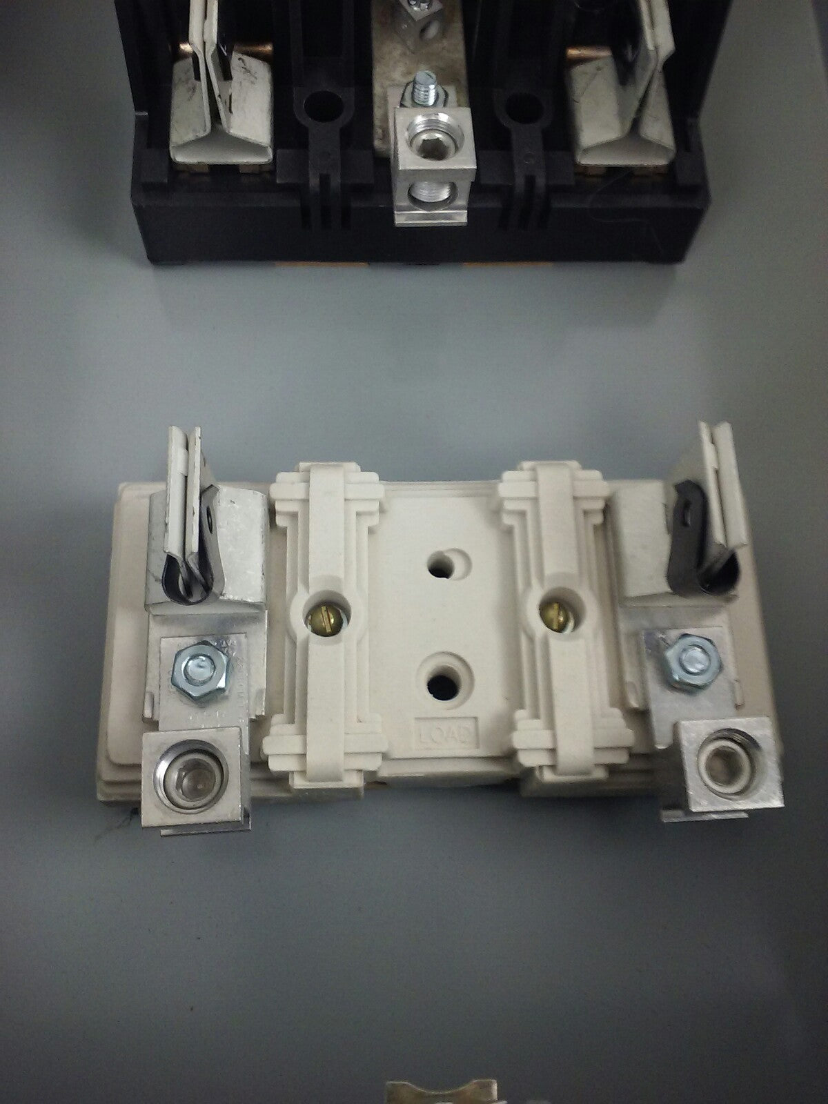 SIEMENS NR243, SER. B, GENERAL DUTY ENCLOSED SWITCH,2P, 200A, 240V, TYPE 3R, NEW