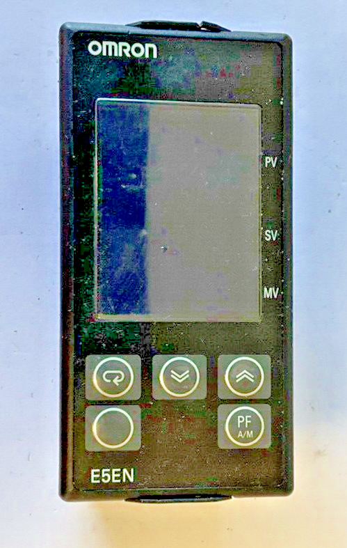 OMRON E5EN-R3MT-500-N TEMPERATURE CONTROLLER