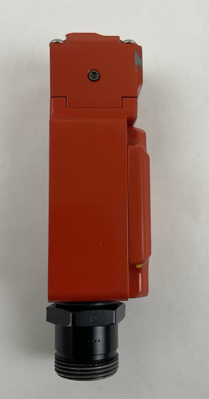 ALLEN-BRADLEY 240V GUARDMASTER SAFETY INTERLOCK SWITCH MT-GD2 / IEC 60947-5-1