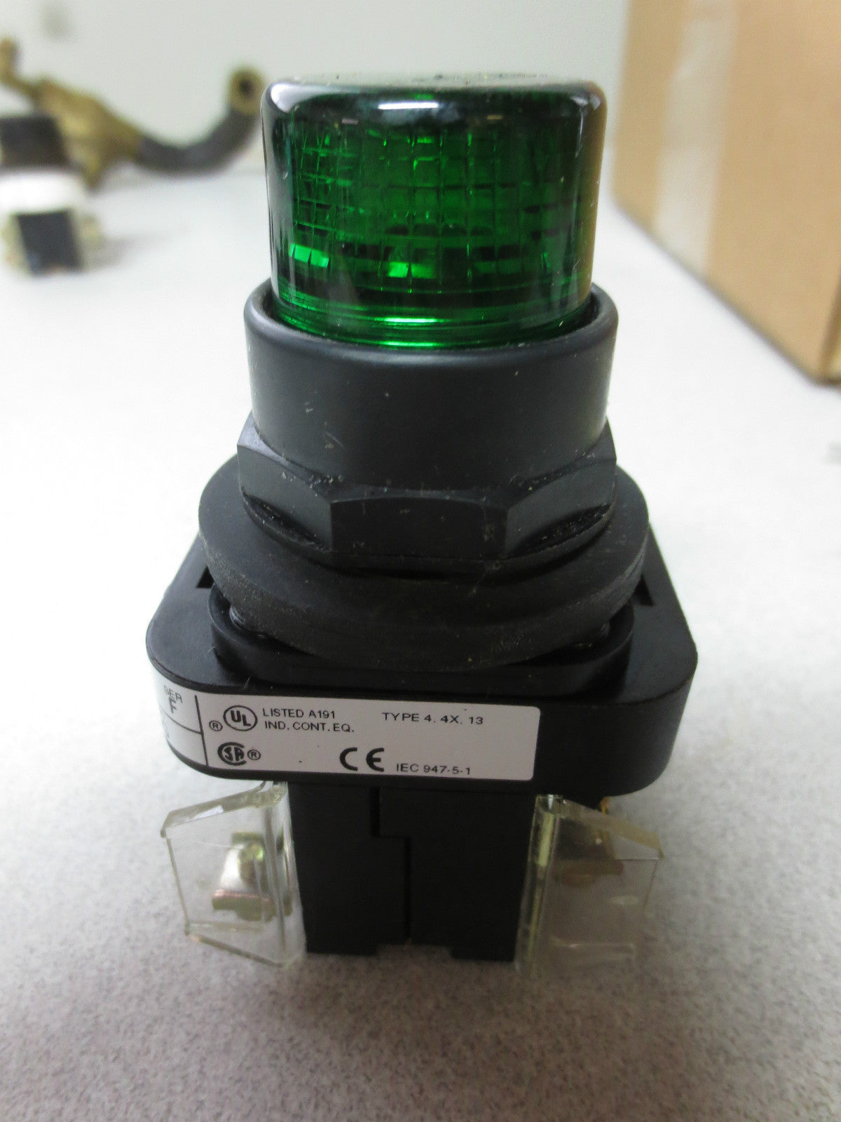 ALLEN-BRADLEY 800H-QRTH24G GREEN PUSH-TO-TEST BUTTON 24V
