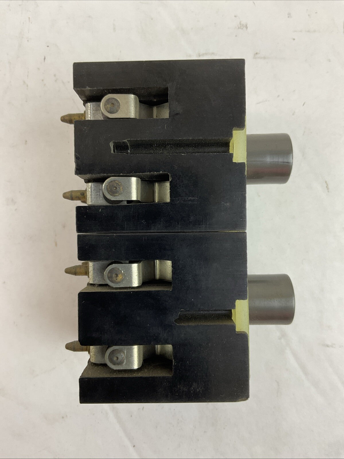 HUBBELL 28316-000 PBP PUSHBUTTON INSERT MULTI-SPEED / PLUG-IN 480VAC 1.5A 250VDC