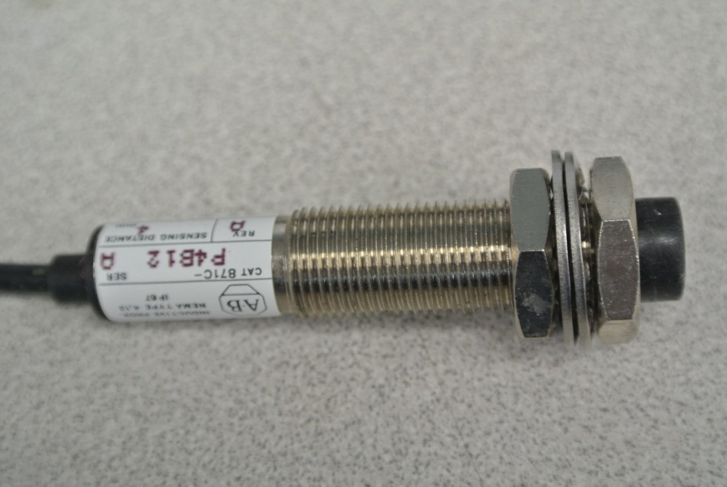 ALLEN-BRADLEY 871C-P4B12 CYLINDRICAL INDUCTIVE PROXIMITY SWITCH / 10-30VDC 12mm