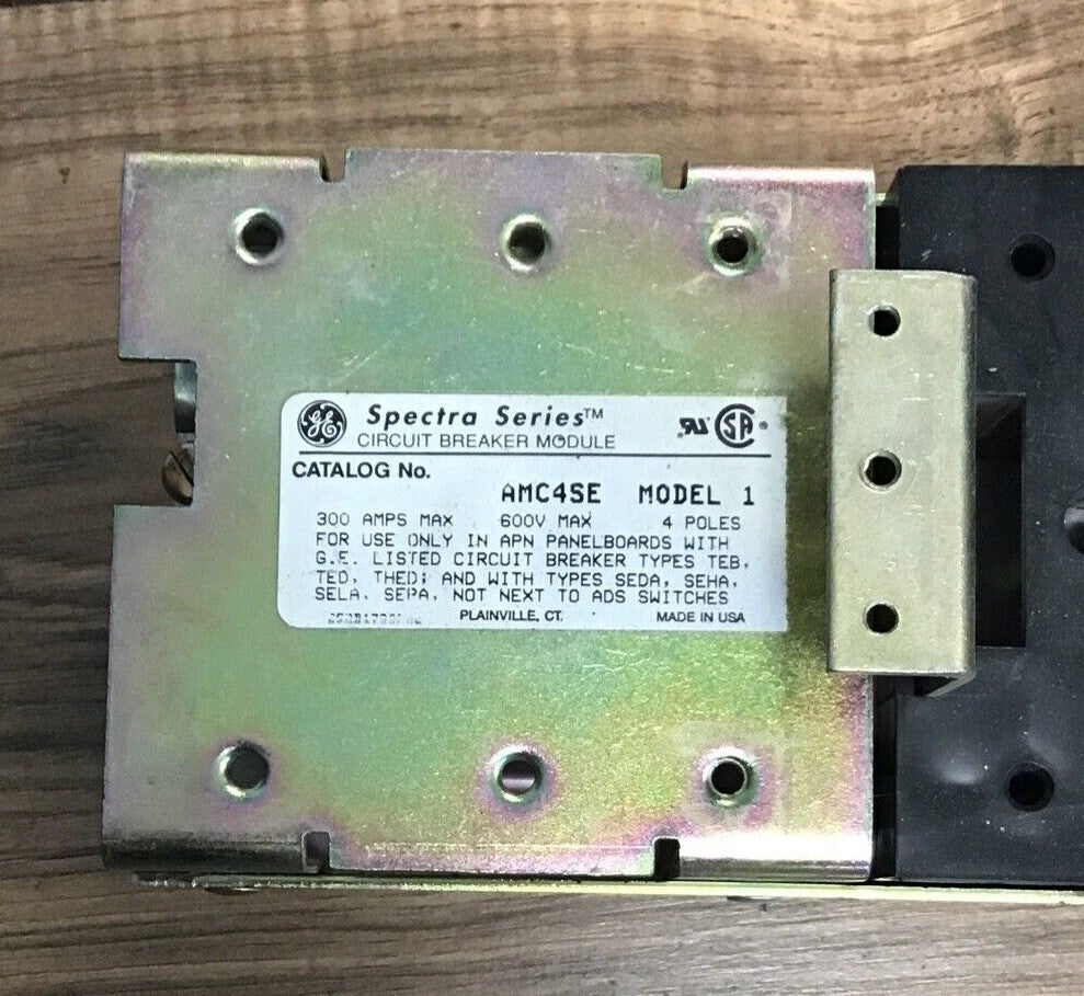 GENERAL ELECTRIC CIRCUIT BREAKER MODULE  AMC4SE MODEL 1 4POLE 600V 300AMPS
