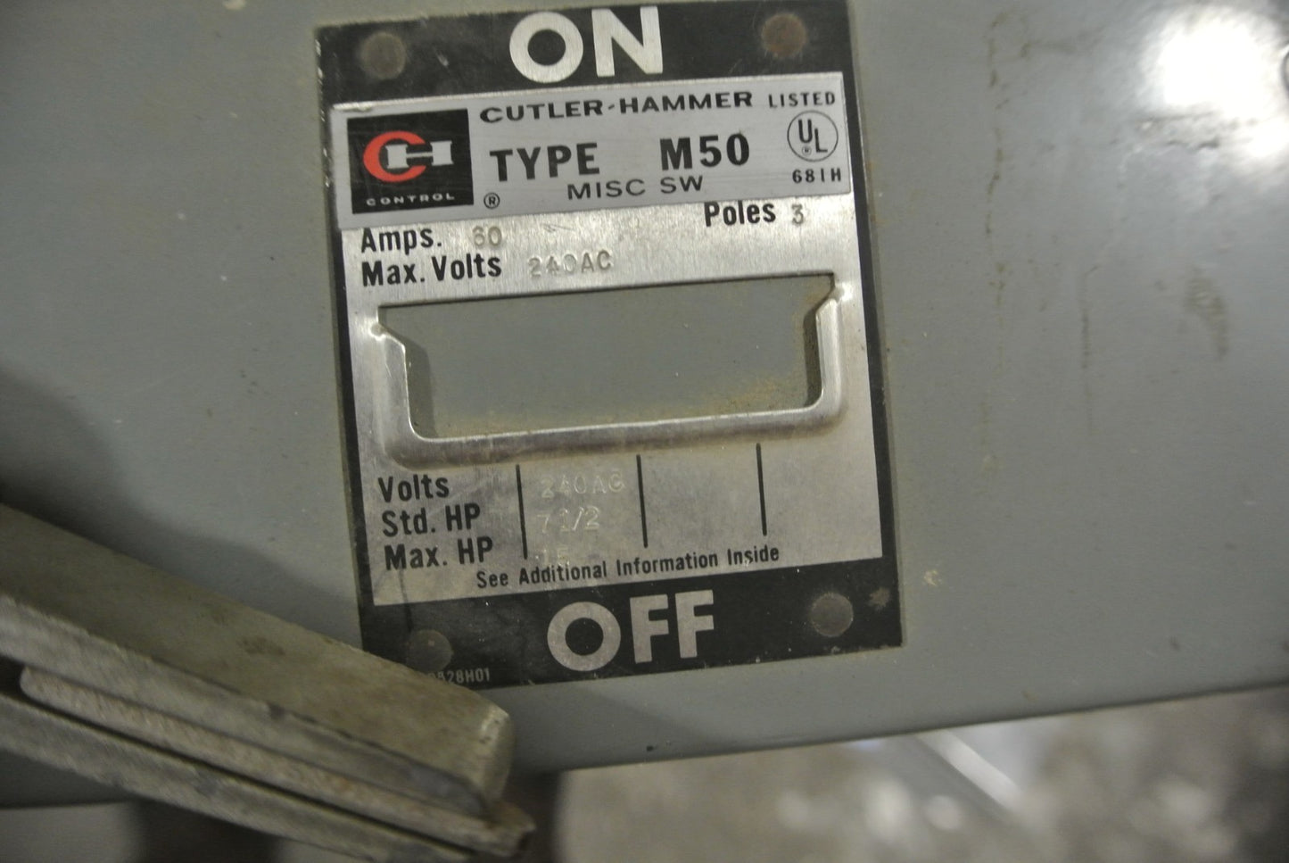 CUTLER-HAMMER FDPT3212R TYPE M50 - TWIN PANELBOARD SWITCH - 240VAC, 30A, 3-POLE