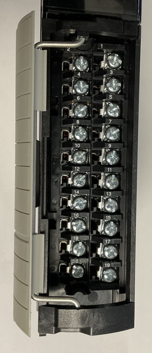 ALLEN BRADLEY 1756-IA16/A 120VAC 16PT AC INPUT MODULE 1756-IA16 SER.A