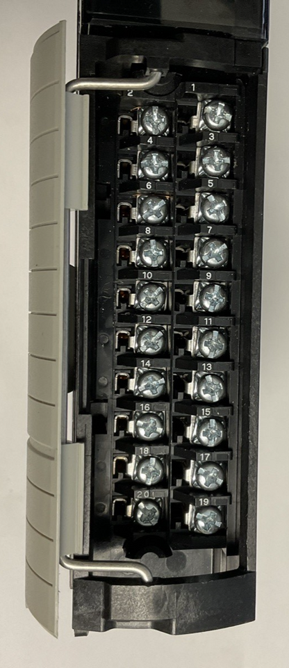 ALLEN BRADLEY 1756-IA16/A 120VAC 16PT AC INPUT MODULE 1756-IA16 SER.A