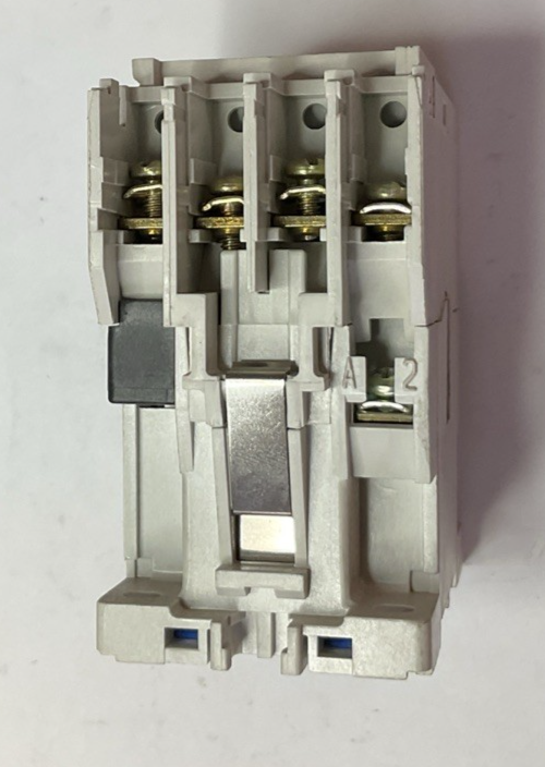EATON CE15CNS3AB CONTACTOR SER.B1 12A 50/60HZ 10HP@575V SIZE C