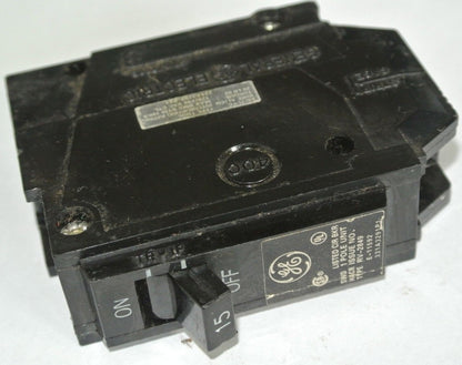 GENERAL ELECTRIC CIRCUIT BREAKERS 15A, SINGLE-POLE - LOT of 2