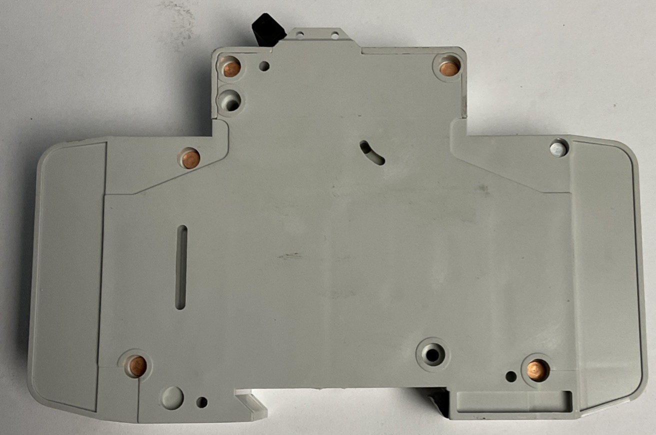 EATON FAZ-C10/1-NA-L CIRCUIT BREAKER 240VAC 10A 50/60HZ ***LOTOF3***