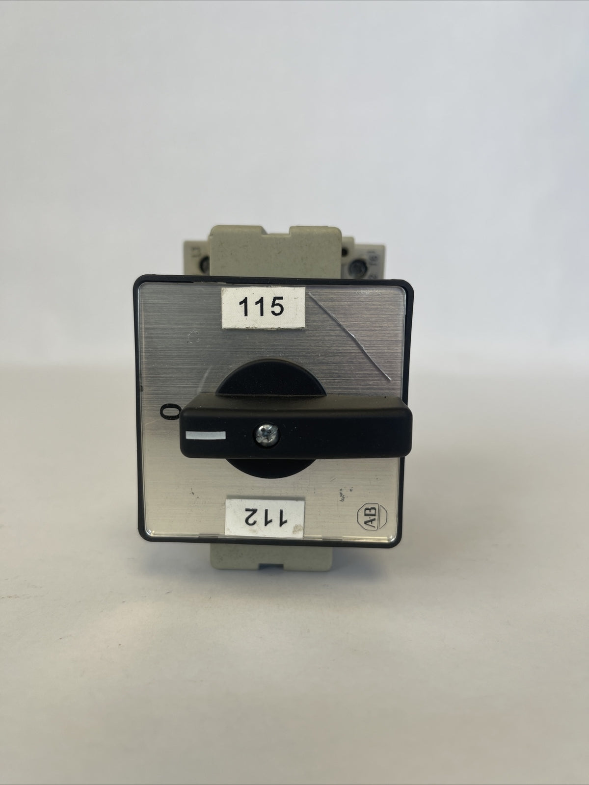 ALLEN BRADLEY 194-A25-3753 DISCONNECT SWITCH 25A 600VAC SER B 10HP