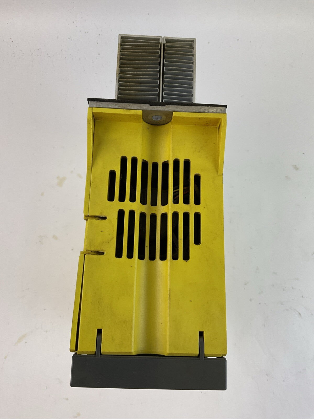 FANUC A06B-6077-H111 POWER SUPPLY SER C INPUT 200-230VAC 49A OUTPUT 283-325VDC