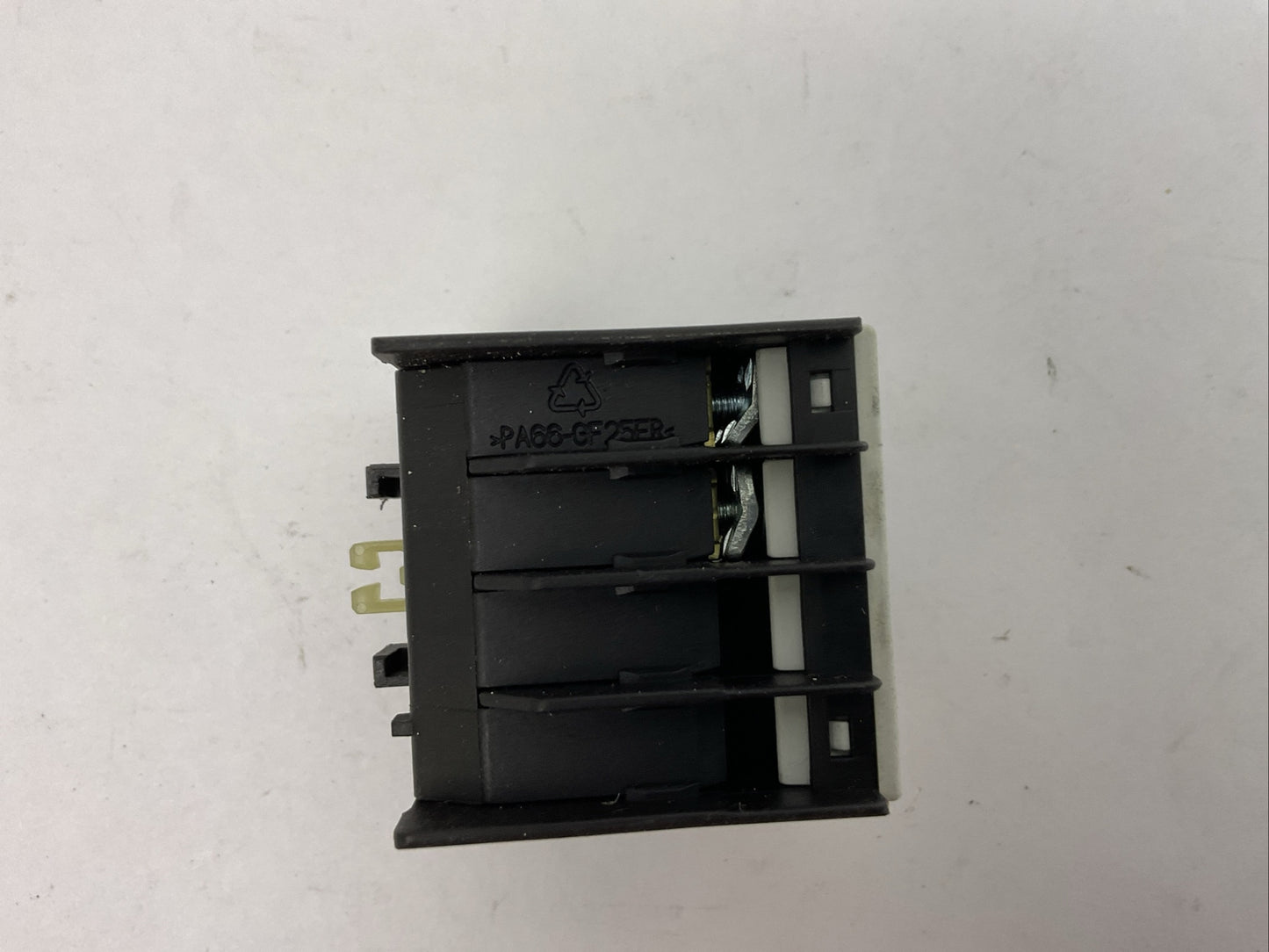 SIEMENS 3RH1911-1FA11 AUXILIARY CONTACT BLOCK 10A 240V GEN. USE (LOT OF 3)