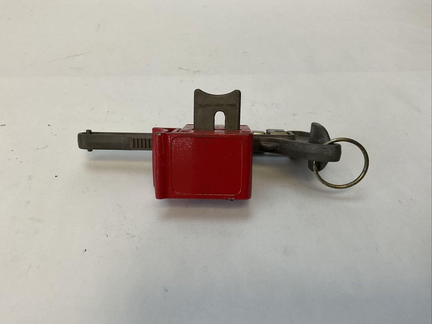 MASTER LOCK SAFETY SERIES S3068 BALL VALVE LOCKOUT