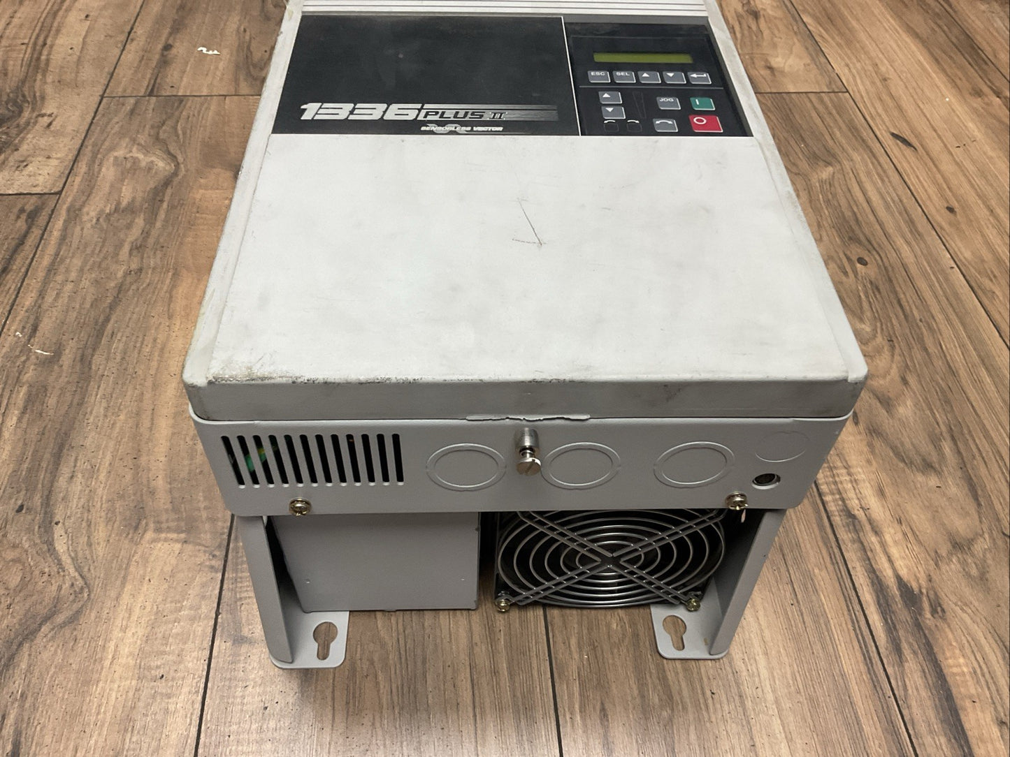 ALLEN BRADLEY 1336F-B030-AA-EN-GM1-HCS2 1336 PLUS SENSORLESS VECTOR DRIVE SER A