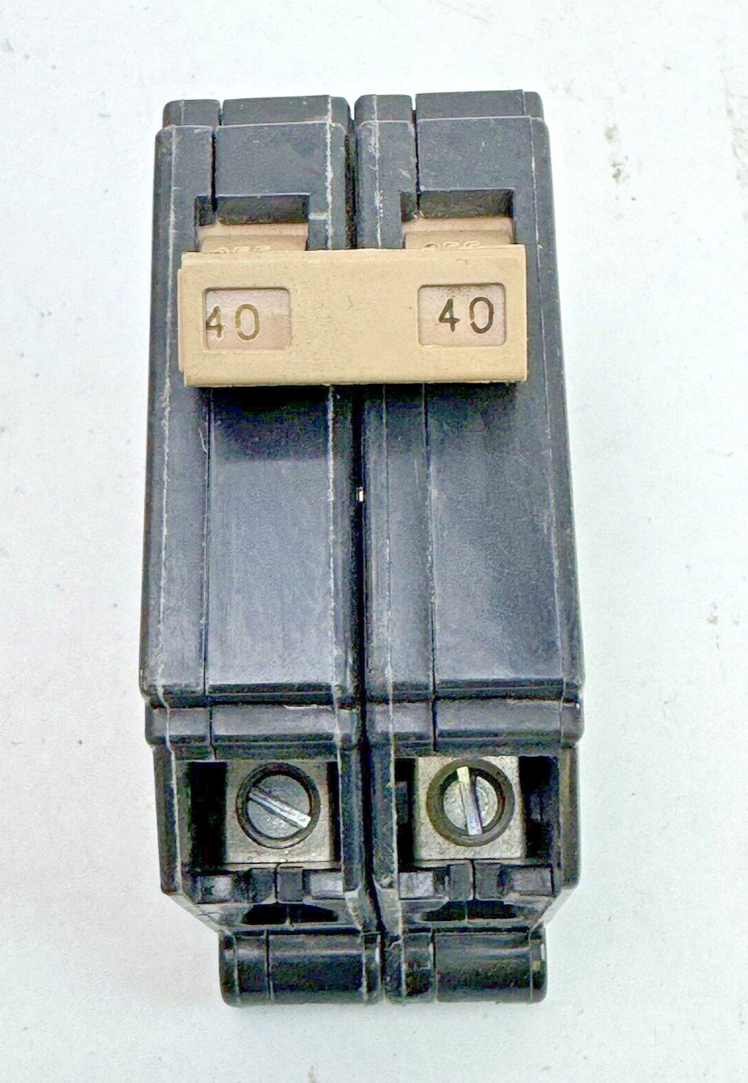 CUTLER-HAMMER - CH240 - COMMON TRIP CIRCUIT BREAKER - 40A, 2 POLE, 120/240 VAC