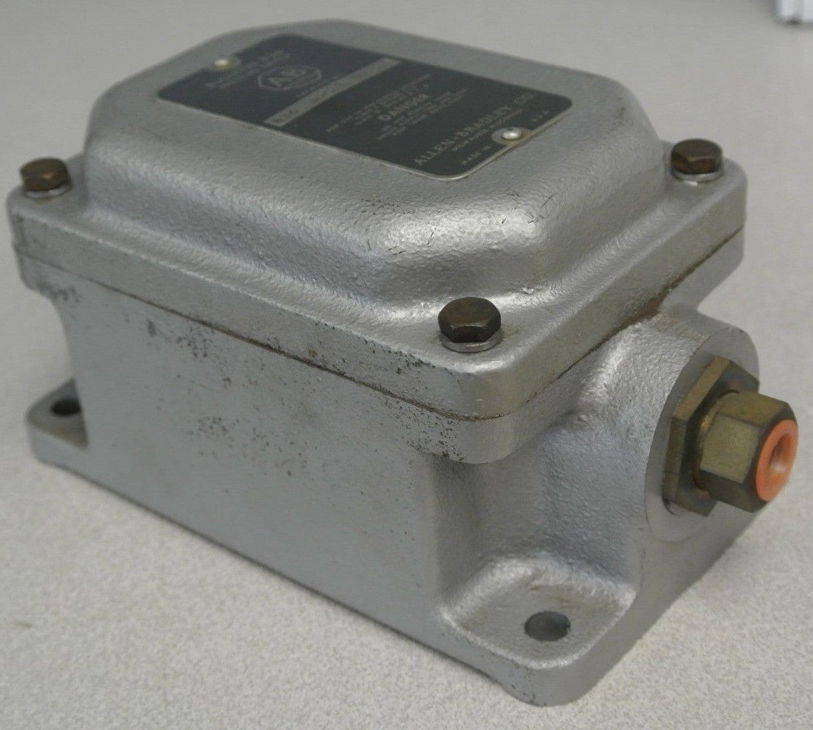 ALLEN-BRADLEY 836 AP11 PKC7 PRESSURE SWITCH  - NEW SURPLUS