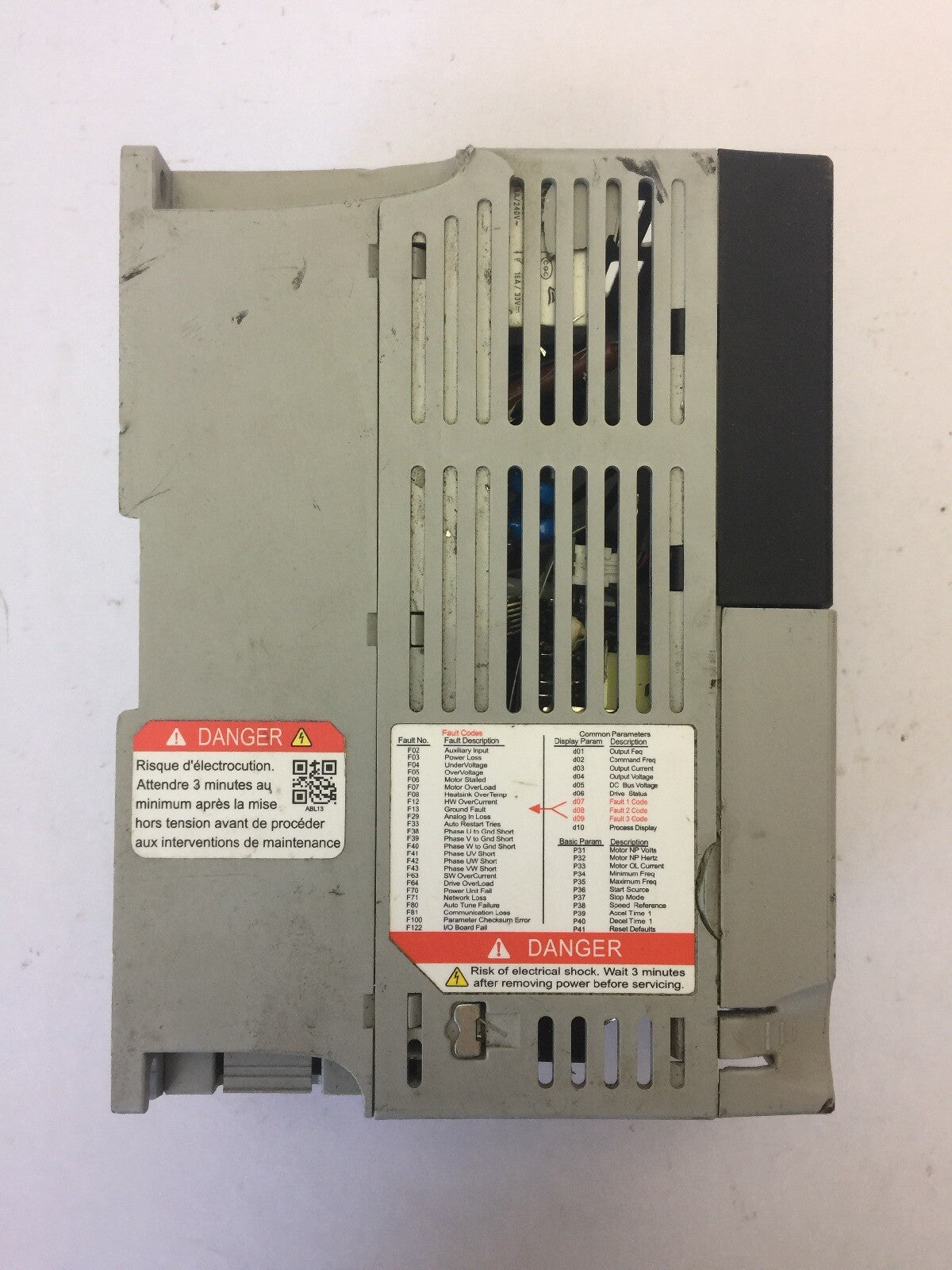 ALLEN BRADLEY 20BD1P4N104 AC DRIVE INPUT 380-480VAC OUTPUT 0-460VAC 3PHASE 2.1A