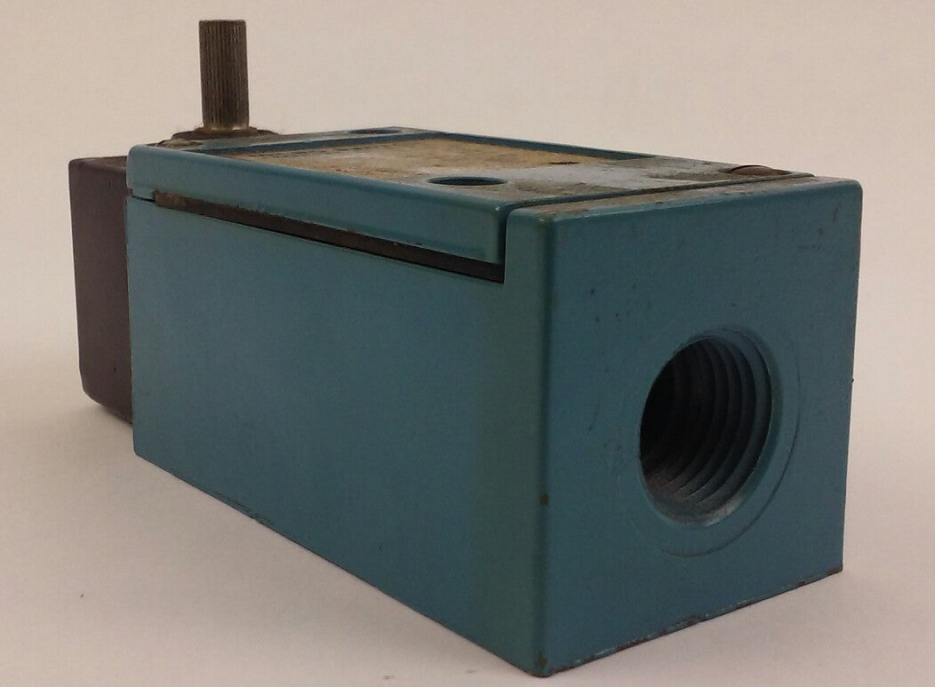 Micro Switch LSN7L Heavy Duty Limit Switch (New Surplus)