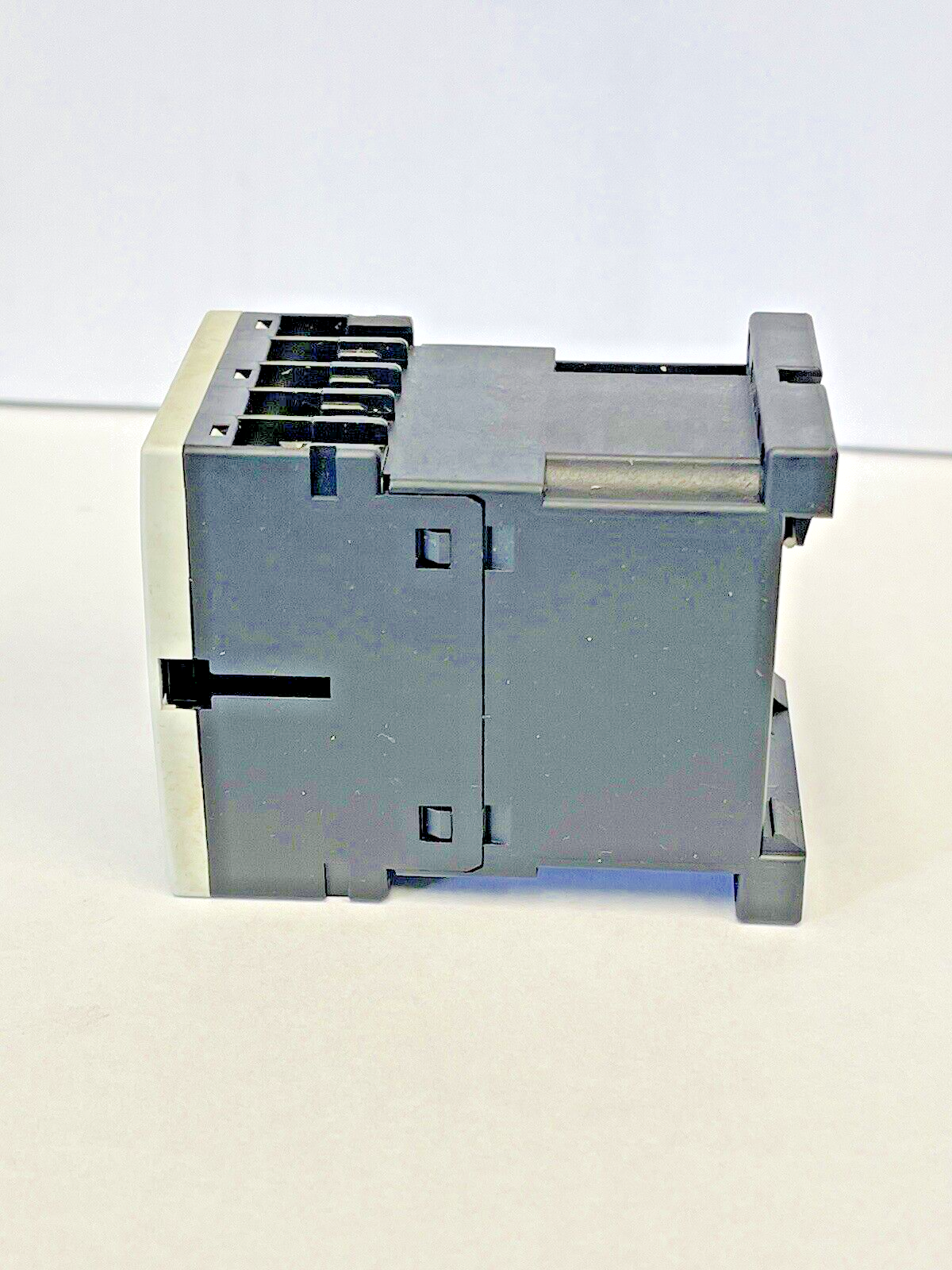 SIEMENS - 3RT1015-1BB41 - CONTACTOR - AC-3 7 A, 3 kW / 400 V 1 NO, 24 V DC 3-pol