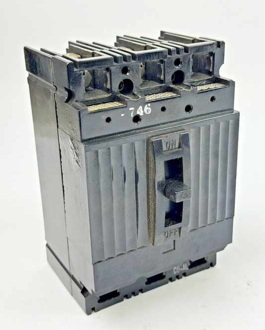 GE - TE132090 - MOLDED CIRCUIT BREAKER - 3 POLE/90A/240VAC