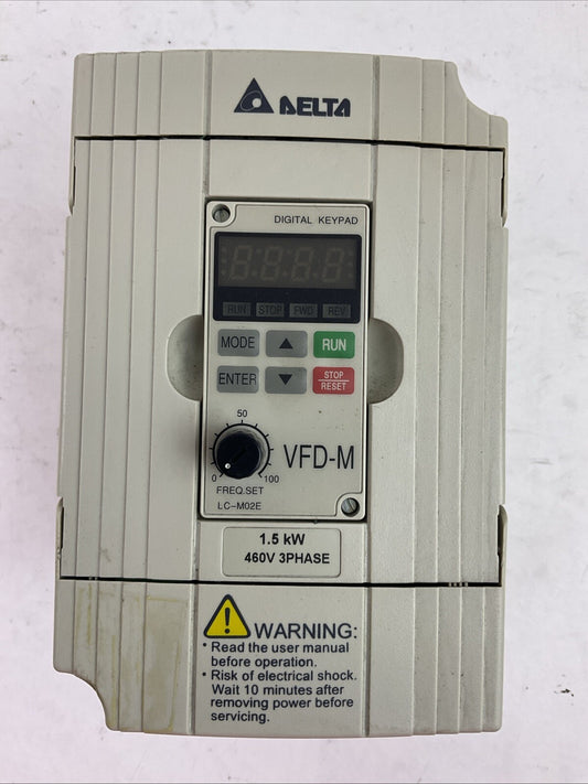 DELTA VFD015M43B AC DRIVE 1.5kW OUTPUT 3PH 0-480VAC 4A 3.1KVA 2HP VERSION 03.04