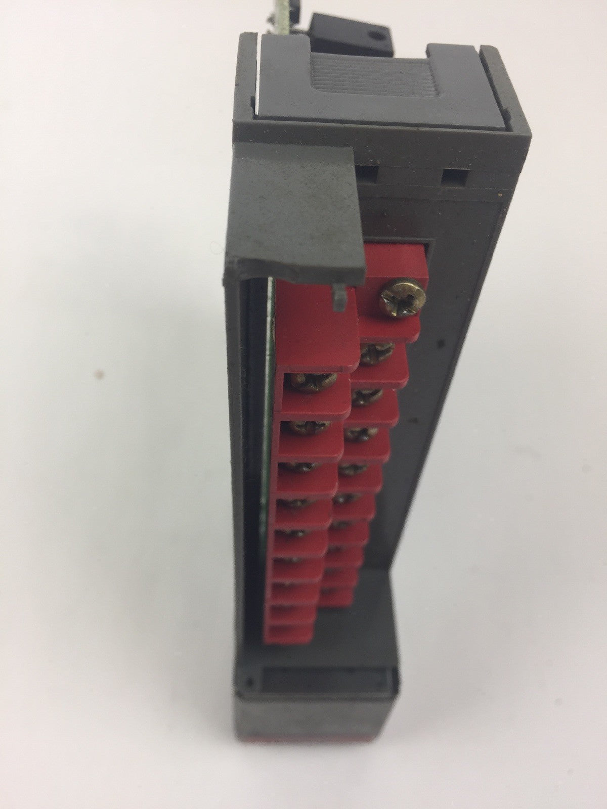 ALLEN-BRADLEY 1746-OA16 SER. D OUTPUT MODULE