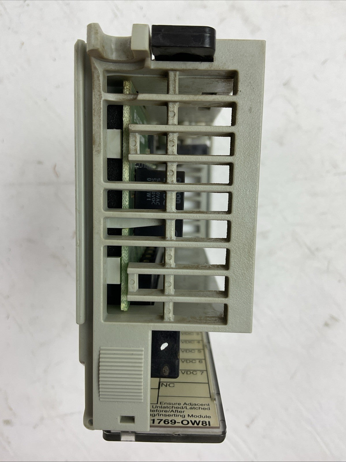 ALLEN BRADLEY 1769-OW8I SER B F/W REV 3.1 DIR/VER 95320768/04 8PT ISOLATED FORM