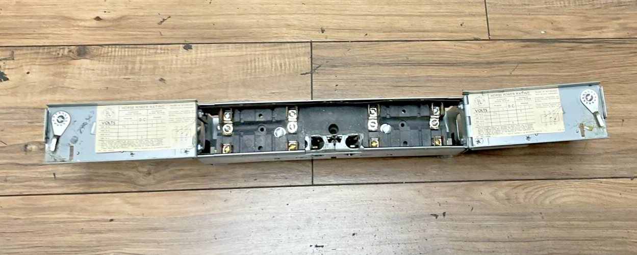 I-T-E V7A2211LR  VACU-BREAK FUSIBLE PANELBOARD SWITCH 250V, 30A