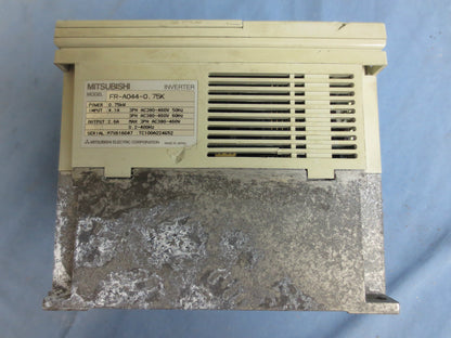 MITSUBISHI FR-A044-0.75K FREQROL 400V CLASS INVERTER w/ FR-PU03E PARAMETER UNIT