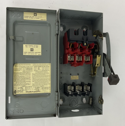SQUARE D CH361 ENCLOSED SWITCH  30A 600VAC  FUSIBLE SER.E1