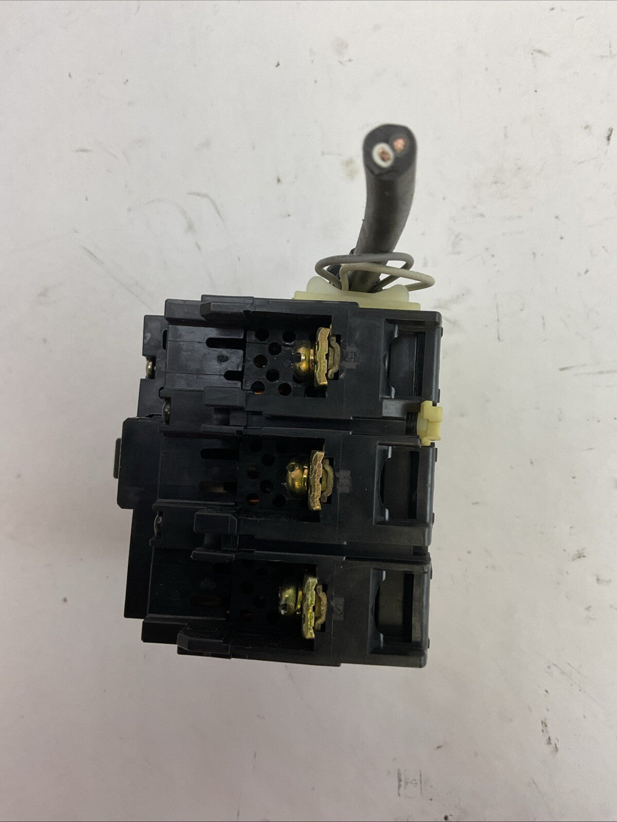 FUJI EA53AC FA AUTO BREAKER 50A 3POLE WITH SHUNT TRIP 200-240VAC