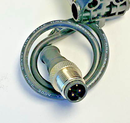BANNER SLC4E14-160P4 EMITTER 24VDC W/ SLC4R14-160P4 RECIEVER 24VDC 0.1-2M