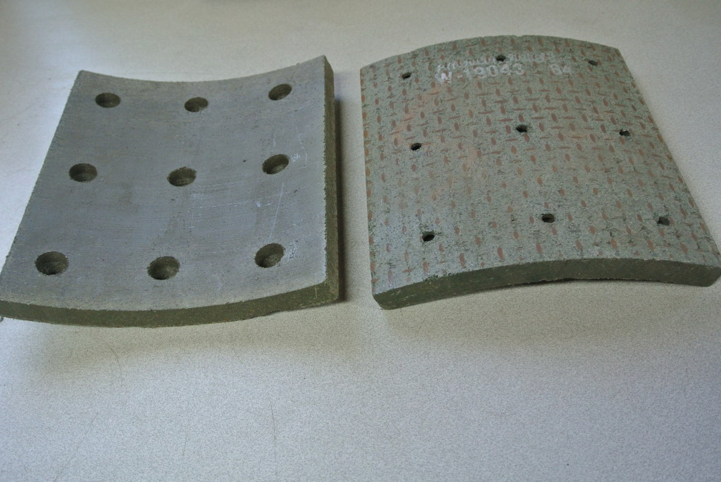 AMERICAN BRAKEBLOK W-19043 64 HEAVY EQUIPMENT BRAKE BLOCK NEW SURPLUS 52-42-5425
