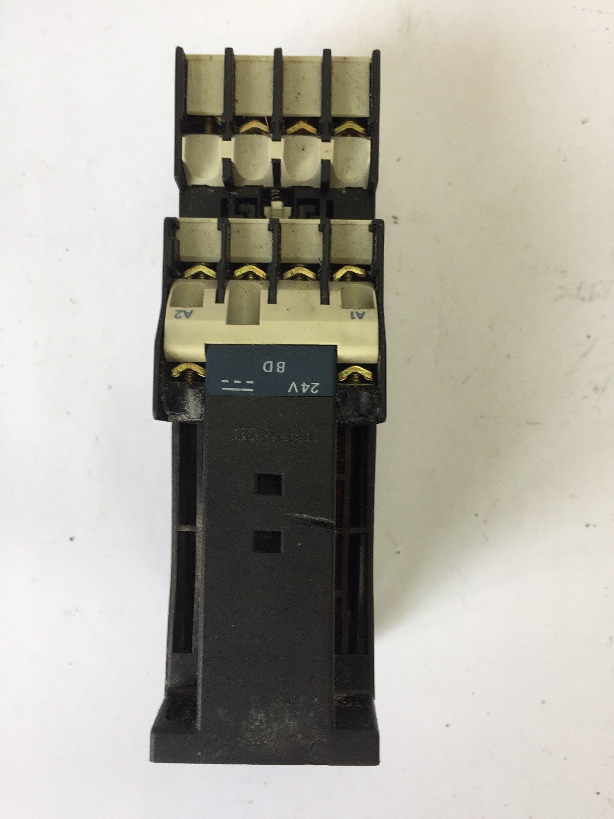 TELEMECANIQUE CA3DN40 CONTACTOR 600VAC  COIL 24V WITH LA1DN40 AUXILIARY CONTACT