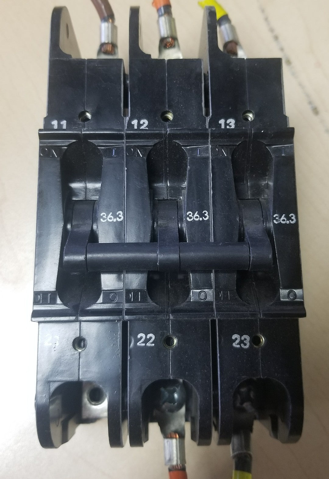 EATON / HEINEMANN CF3-Z229-14 CIRCUIT BREAKER - 600V, 193A LRA, 36.3A FLA