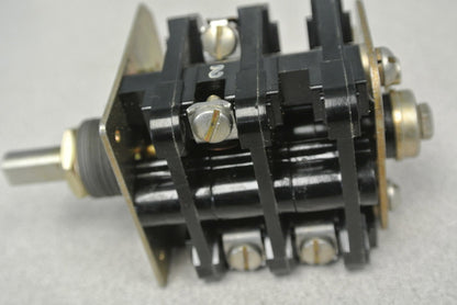 ALLEN-BRADLEY 806- 990270 ROTARY PILOT SWITCH / NEW SURPLUS