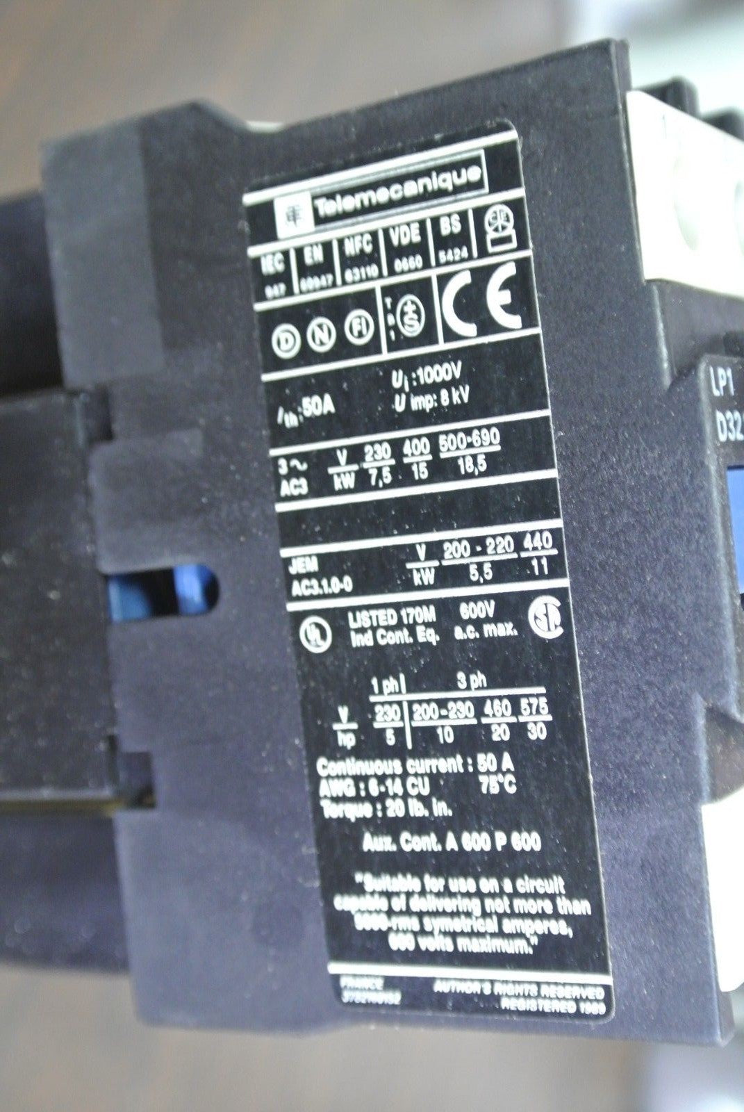 TELEMECANIQUE LP1 D3210BD - CONTACTOR  24VDC, 15kW/400V, 20HP/460V - NEW SURPLUS