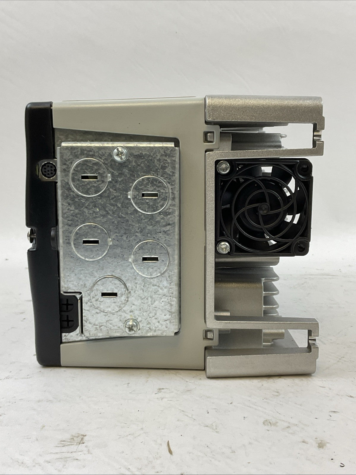 ALLEN BRADLEY 20AD5P0A3AYNNNC0 AC DRIVE POWER FLEX 70 SER A FW 5.001