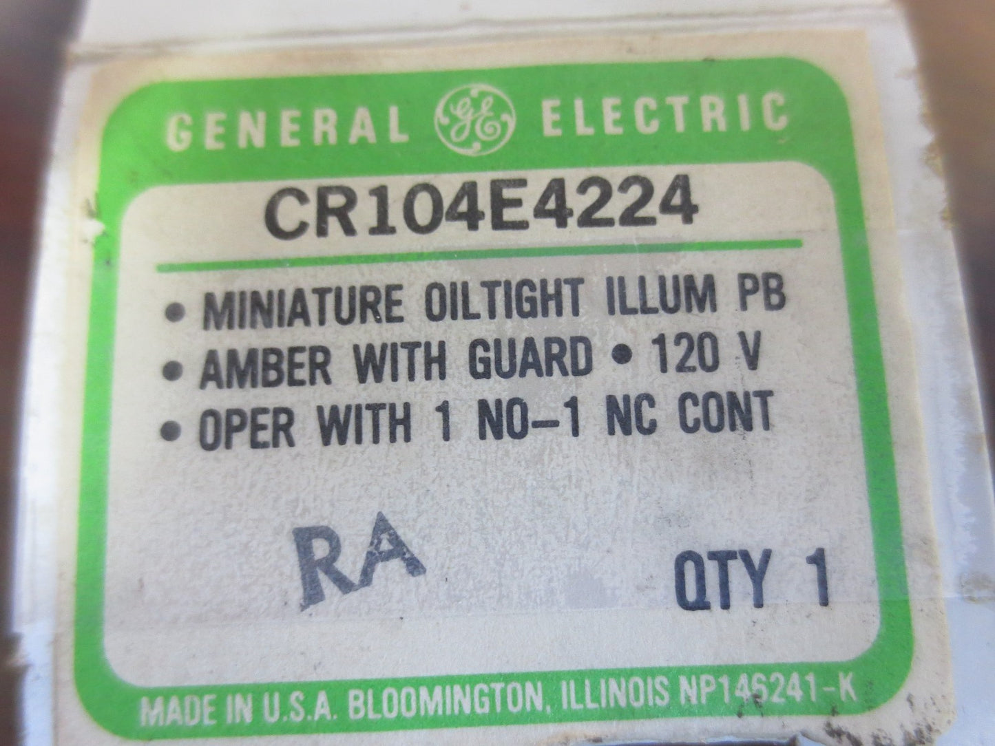 GENERAL ELECTRIC CR104E4224 MIN OILTIGHT ILLUM. PUSHBUTTON 120V - NEW SURPLUS