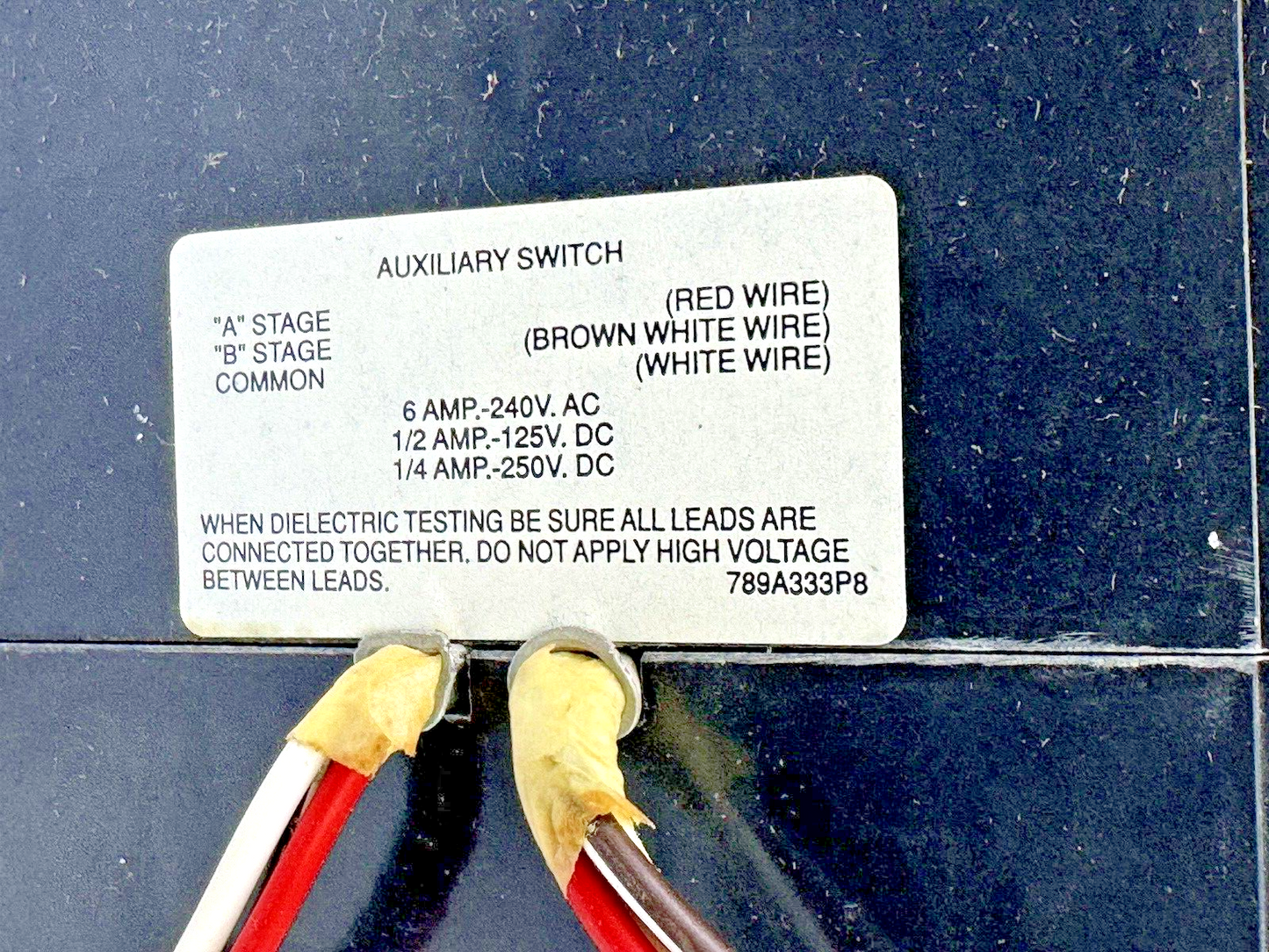 GE - TED134015 - IND. CIRCUIT BREAKER W/ AUX SWITCH - 15A, 480 VDC, 3 POLE - NEW