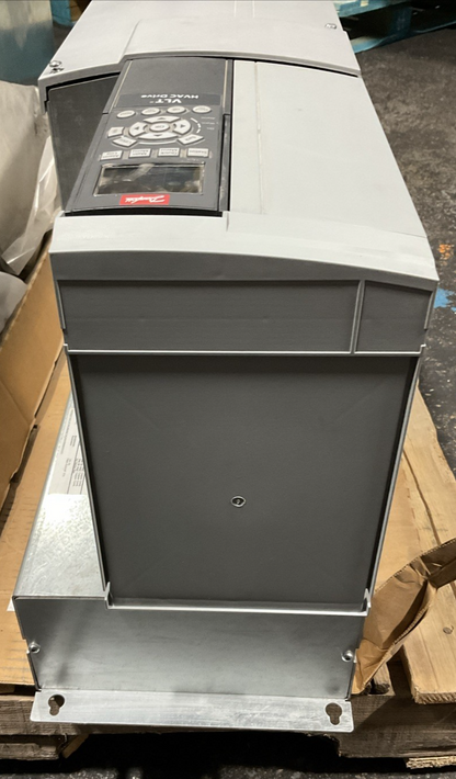 DANFOSS 177U9584 MOTOR AC DRIVE OUPUT 0-460VAC 3PH 0-60HZ 34A 25HP INPUT 480VAC