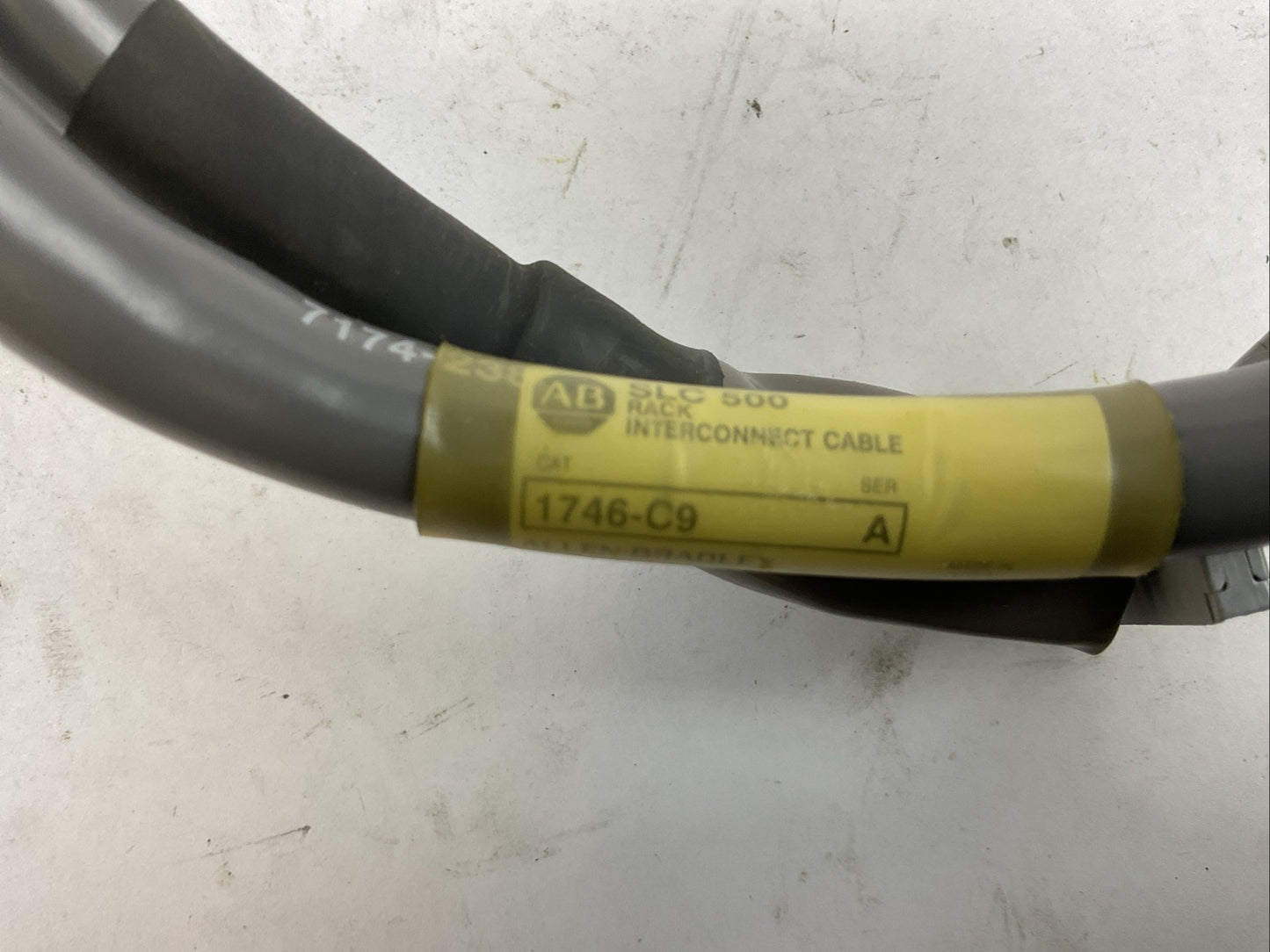 ALLEN BRADLEY 1746-C9 SER A SLC 500 RACK INTERCONNECT CABLE
