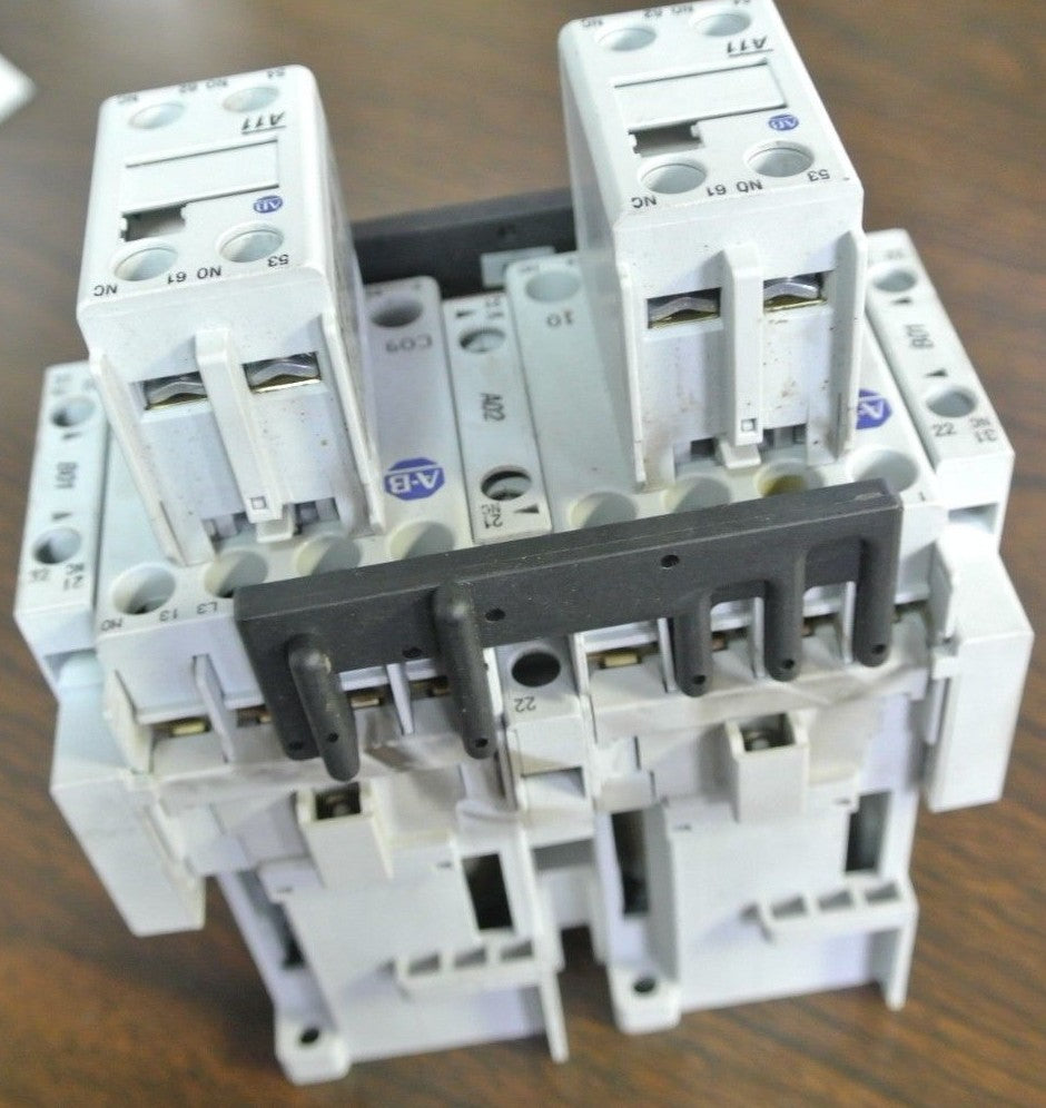 ALLEN-BRADLEY 104-C09UDJ22 REVERSING CONTACTOR  incl. 100-FSD250 + 100-F + 100-S