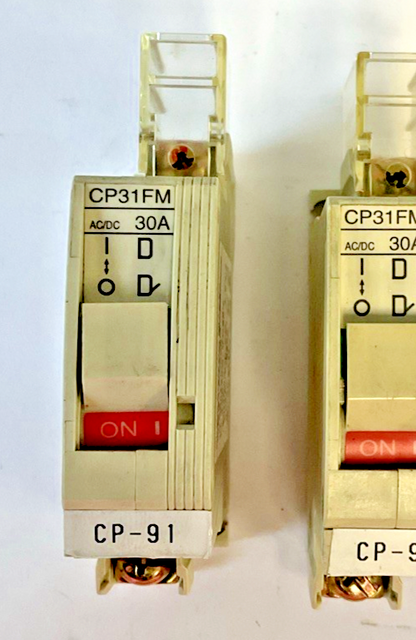 FUJI ELECTRIC CP31FM/30 CIRCUIT PROTECTOR 30 250VAC 65VDC ***LOTOF2***