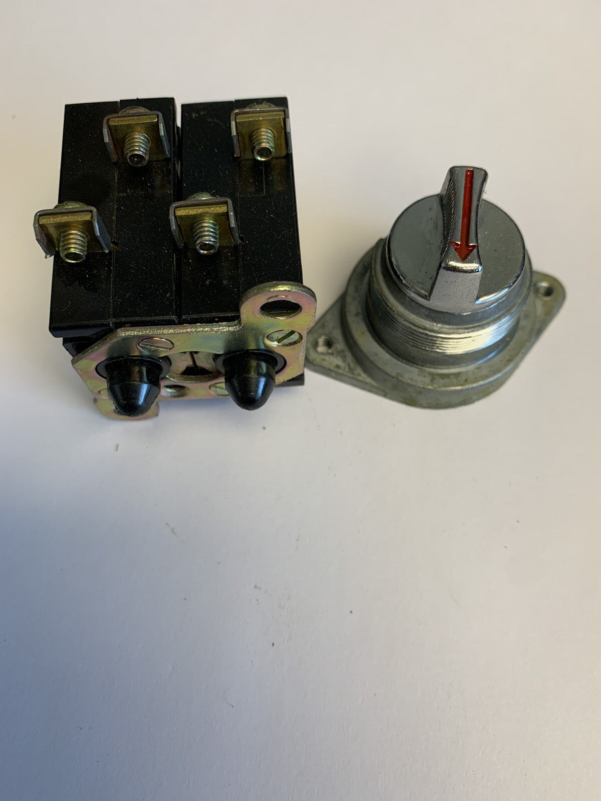 General Electric Oiltight Selector Switch CR2940UB203K