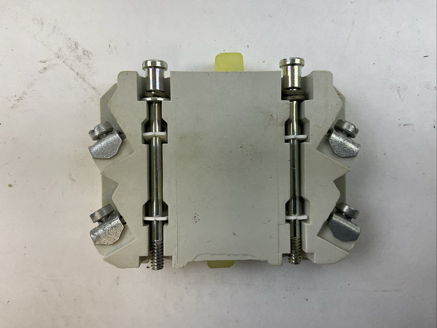 CUTLER HAMMER C320KGS22 SER A2 FREEDOM SERIES AUXILIARY CONTACTS 1 N.O-1 N.C.